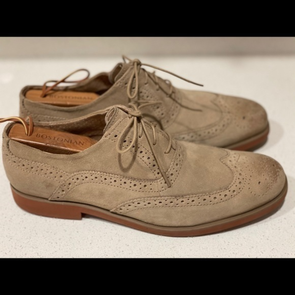 FLORSHEIM Tan‎ Sz 9.5 D Men Suede Wingtip Derby